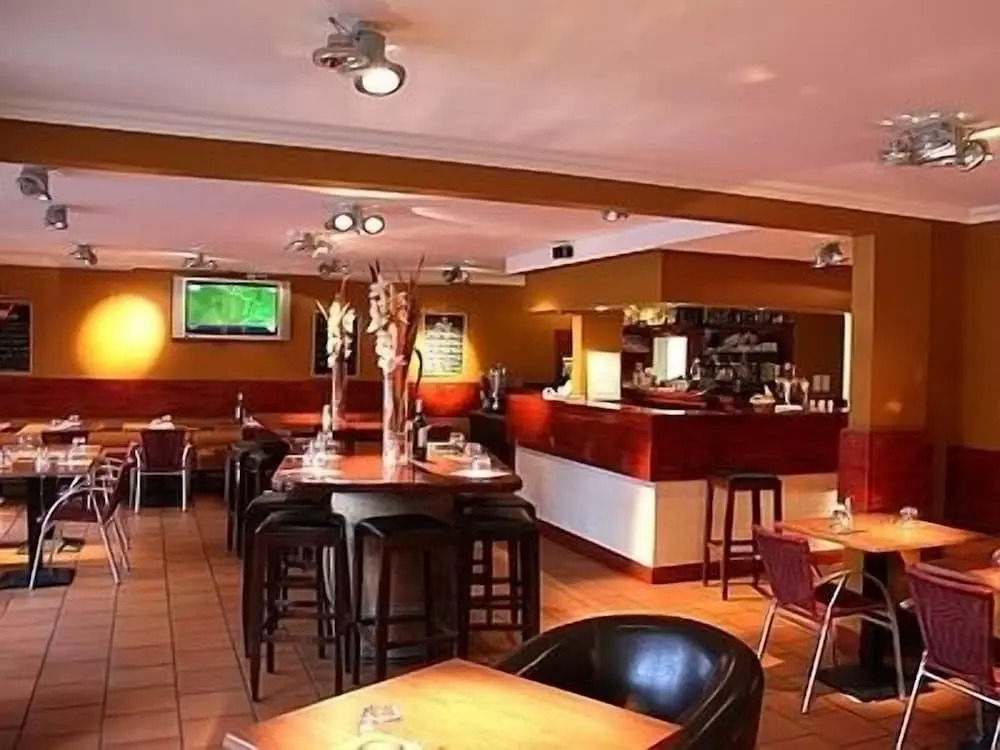 Les Provinciales Hotel & Restaurent