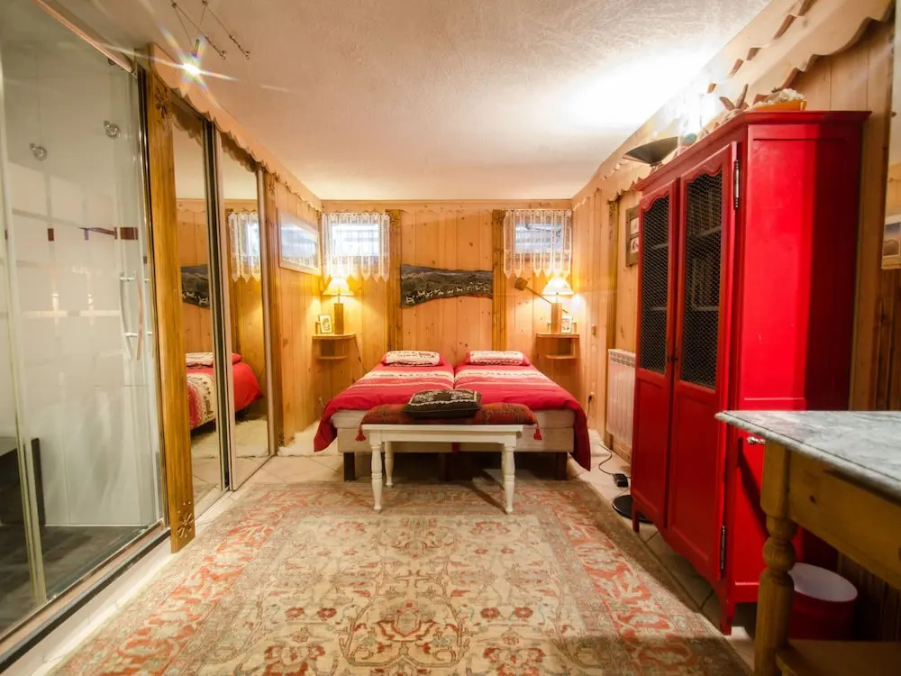 Beautiful Apartment With a Somewhat Unusual Layout Less Than 1km From the Slopes