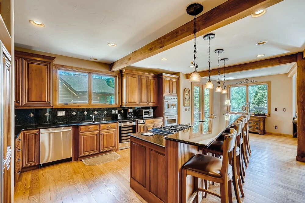 Private Hot Tub & Walking Distance To Gondola-4br Sleeps 14 4 Bedroom Home