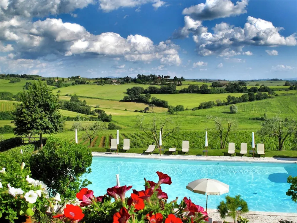 Vintage Mansion in Montepulciano With Pool