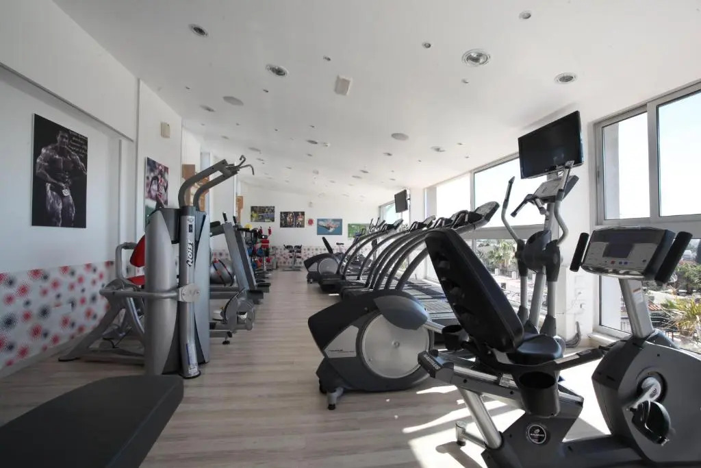 Nissi Avenue Suites