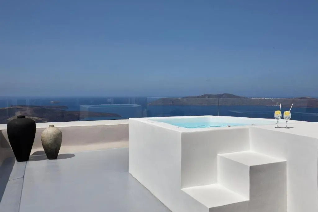 Damigos Caldera World