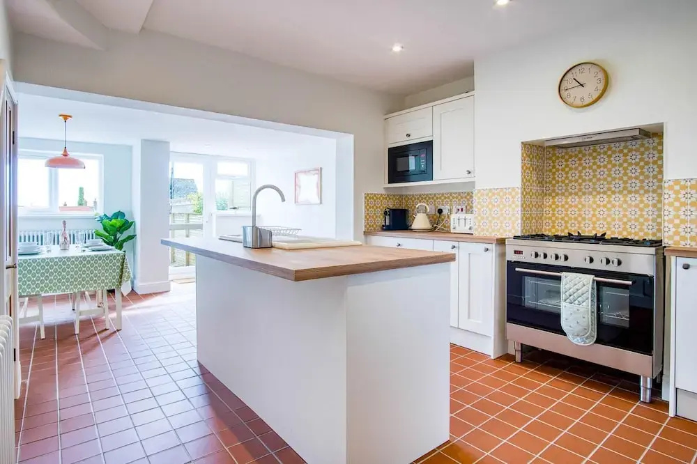 Woodville Road - 2 Bedroom House - Mumbles