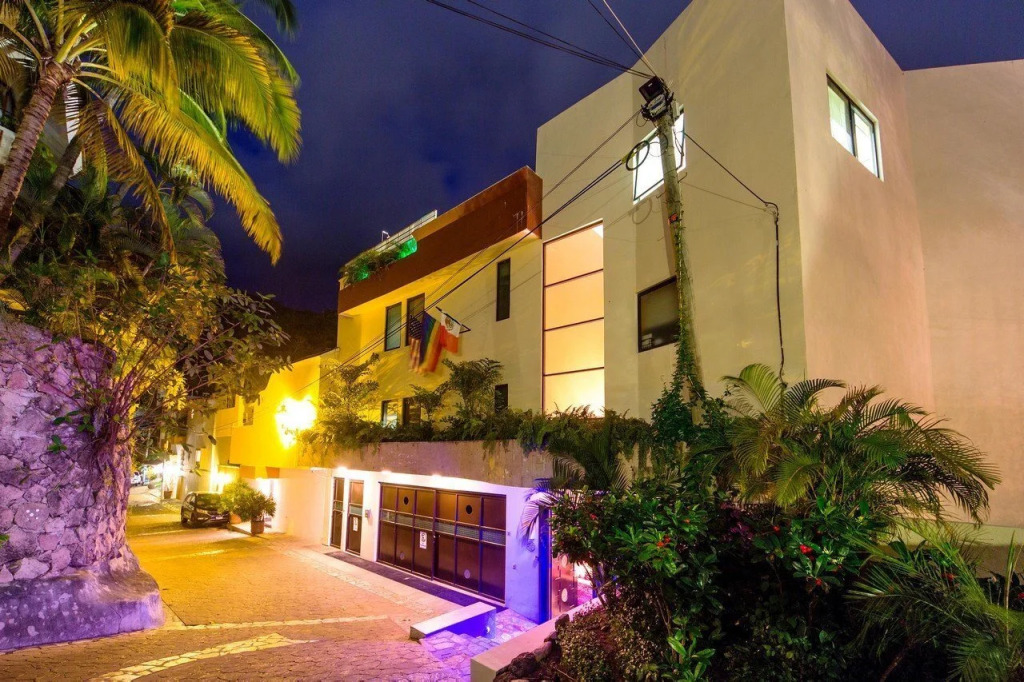 Casa Cupula LGBT Luxury Resort