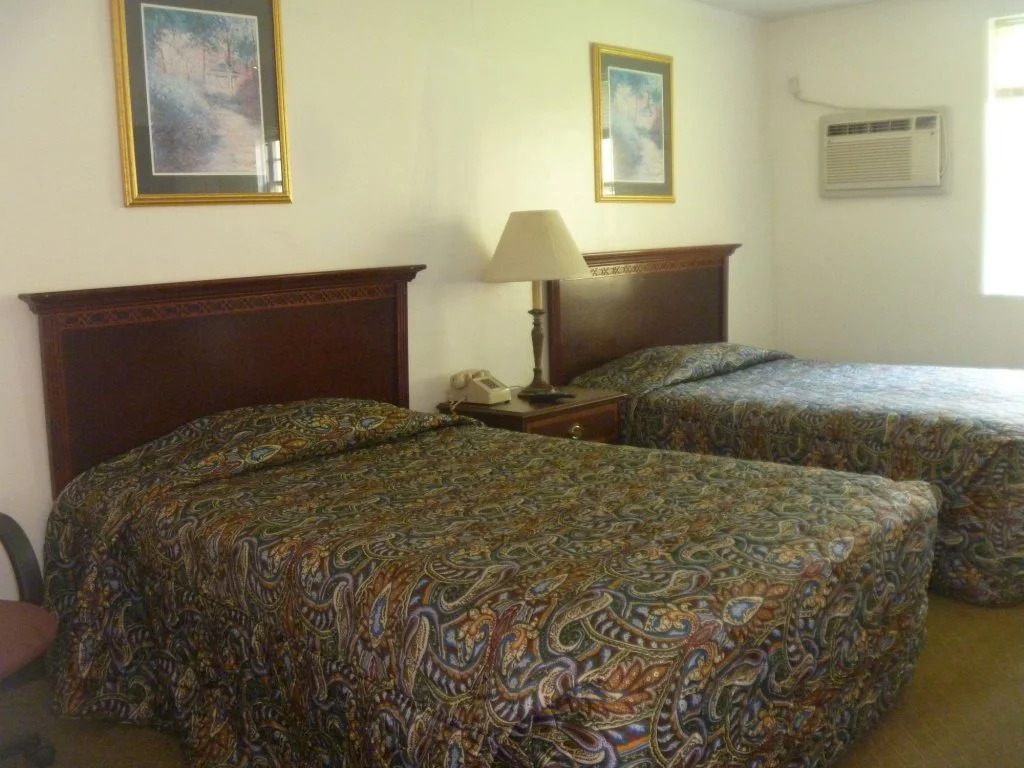 Motel 22 Mapleton Depot