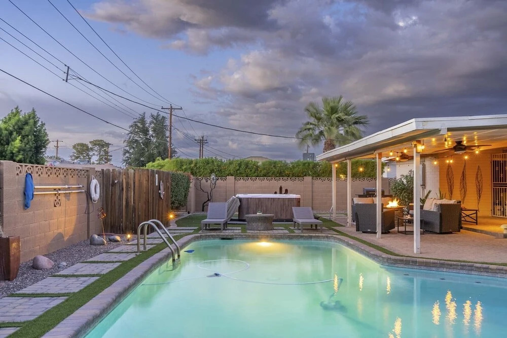 Pristine Escape ~ 2 Miles to Old Town Scottsdale!