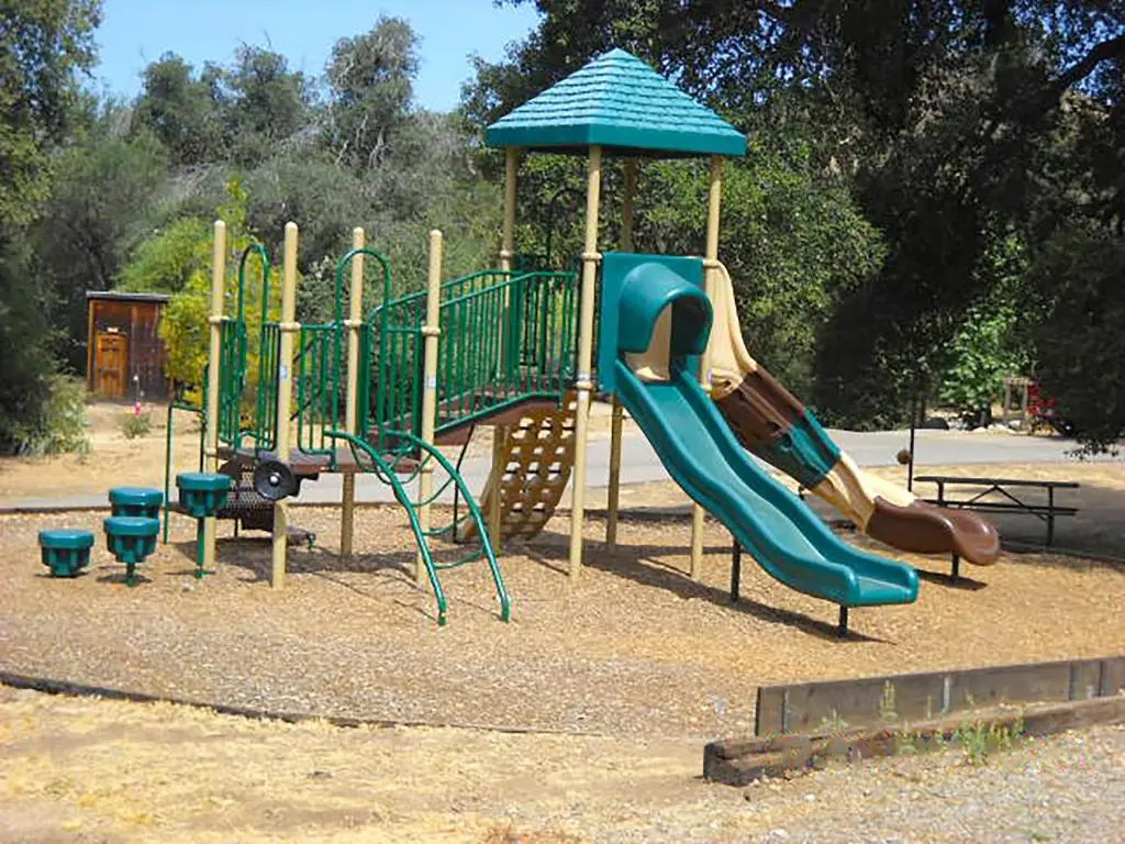 Oakzanita Springs Camping Resort Cabin 1