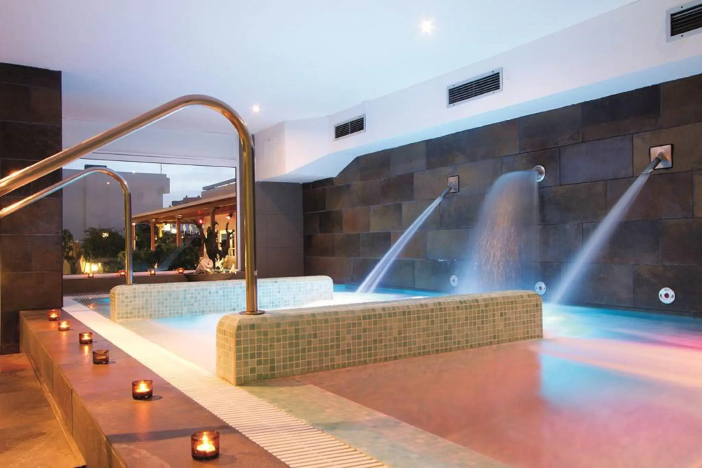 Coral Suites & Spa