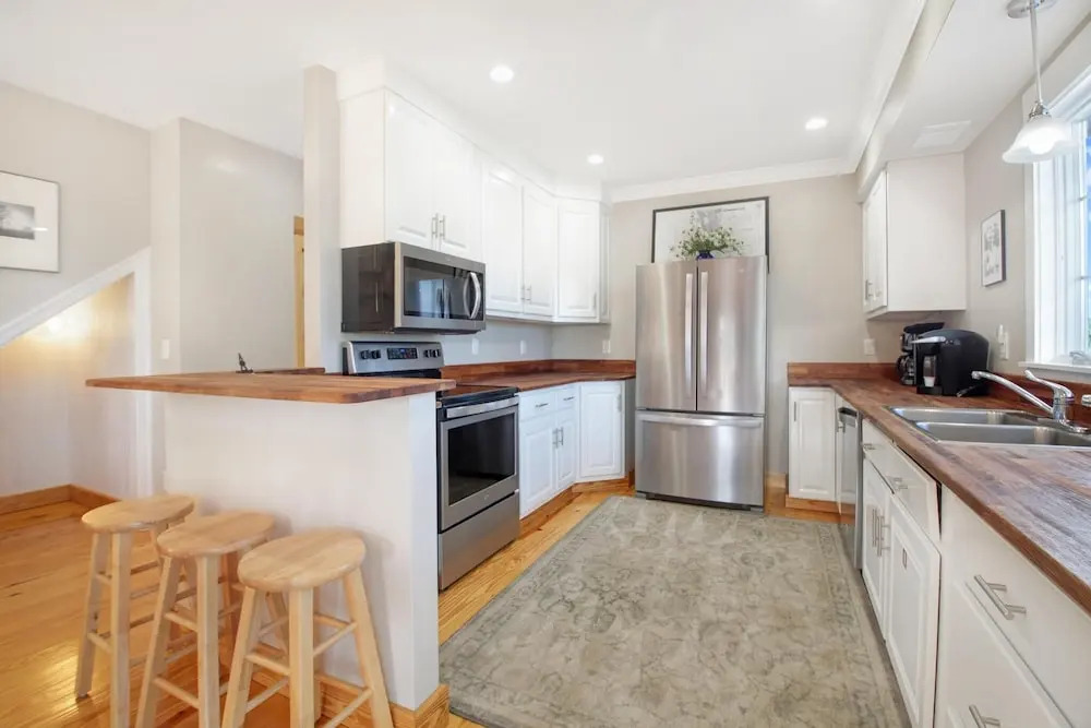 Hot Sand 4 Bedroom Home by RedAwning