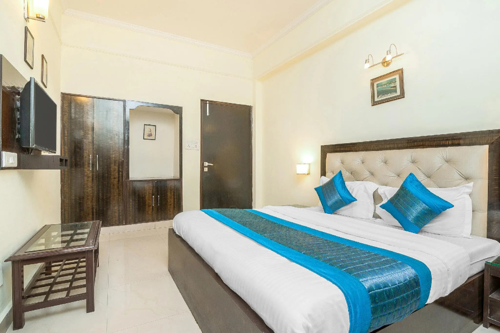 OYO 14245 Amitabh Guest house