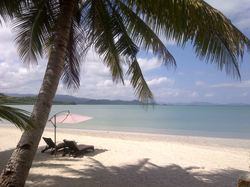 Foxys Beach Resort