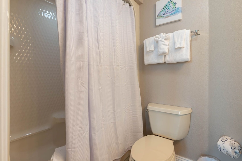 Phoenix On The Bay 1332 3 Bedroom Condo