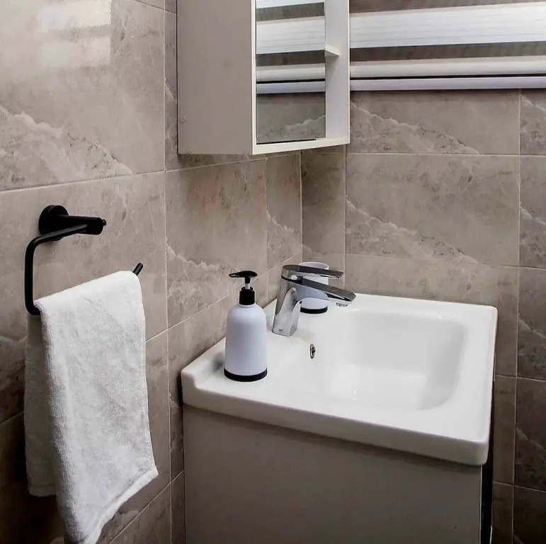 MILTON AVENUE SUITES