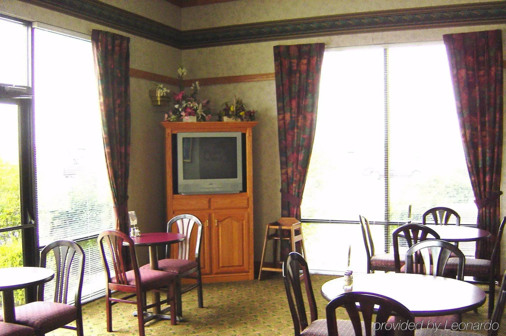 Holiday Inn Express Marshfield - Springfield Area by IHG