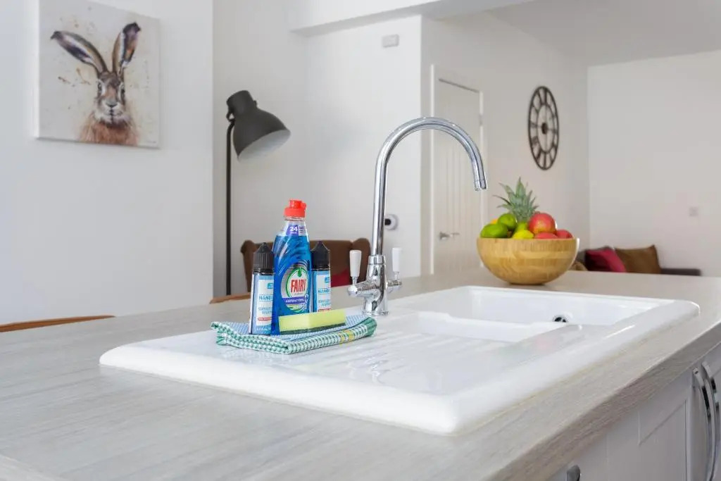 Oliverball Serviced Apartments - Harold House - Modern open plan 4 bedroom, 3 bathroom house in Portsmouth