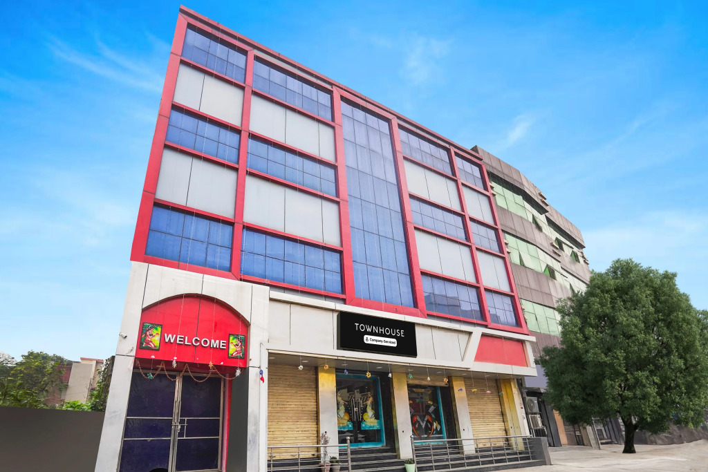 Super Townhouse Butler Road Near Maripur Chowk