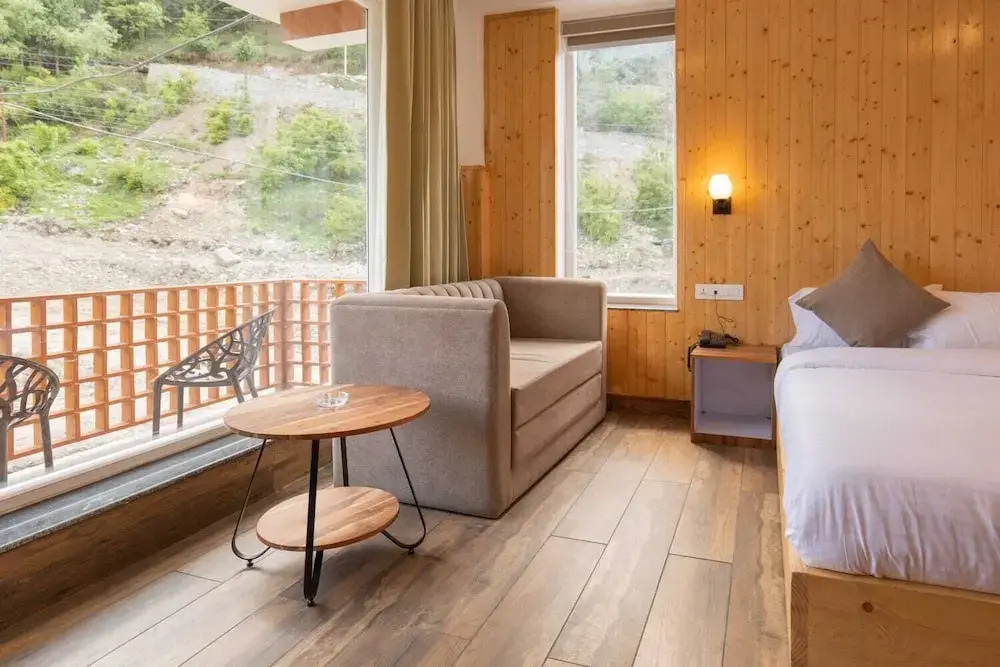 Hotel Patalsu