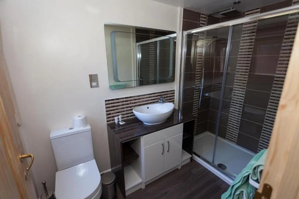 iLodge 73