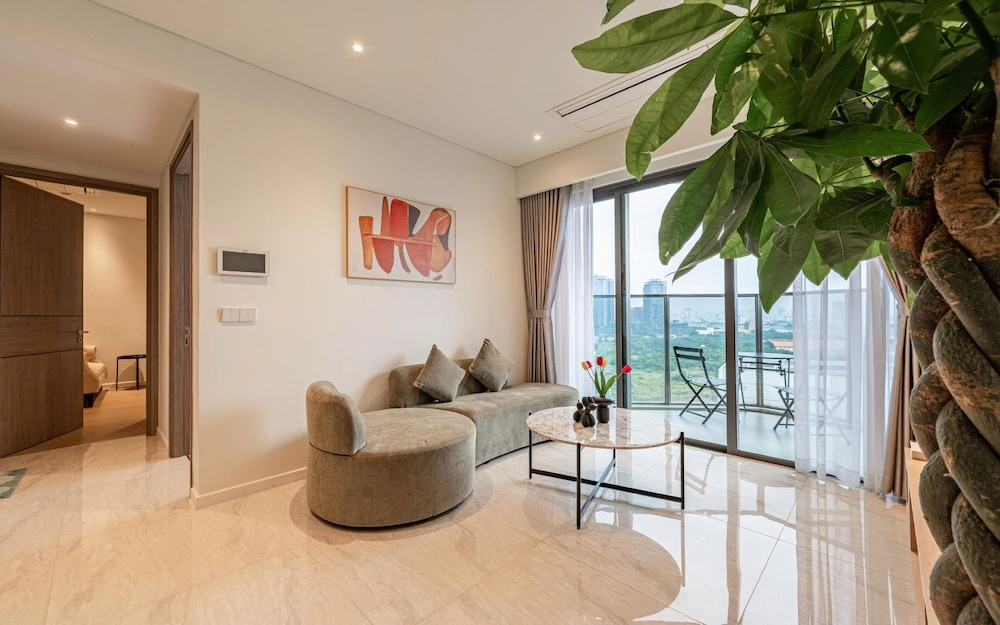Honey The Opera Luxury Residence