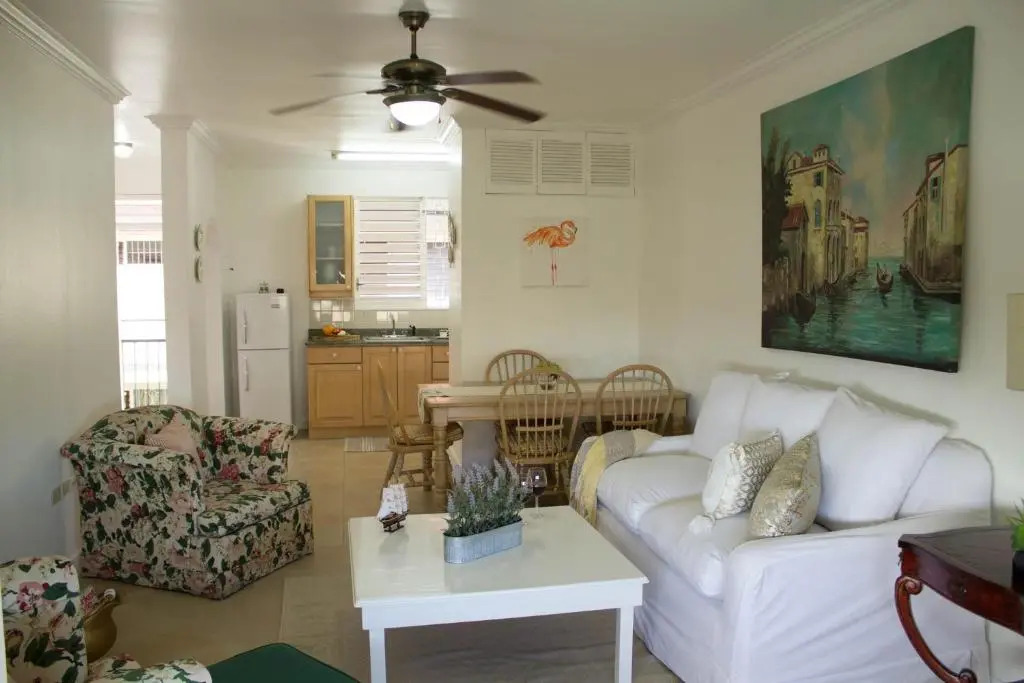 Kingston Luxury Condo Apartment