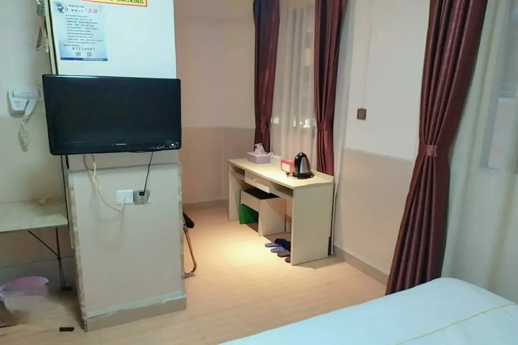 Shenzhen Jingnan Hotel (East Station Buji Subway Station)