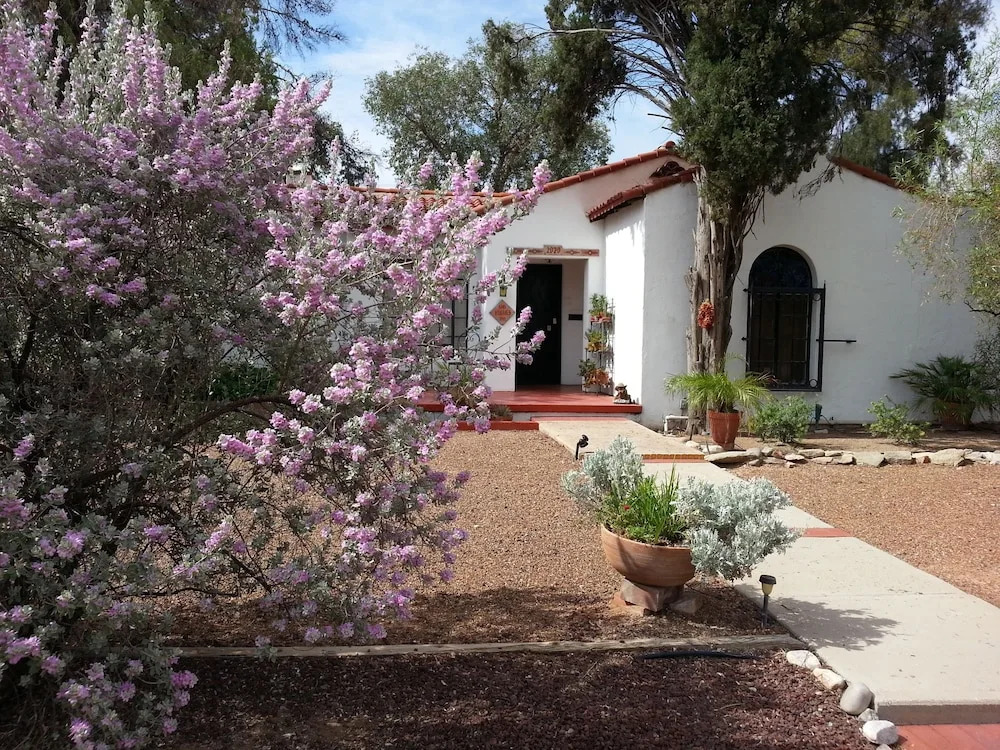 Sam Hughes Inn Bed & Breakfast