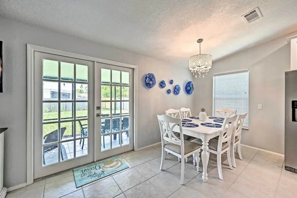 Retreat w/ Heated Pool Near Vanderbilt Beach!