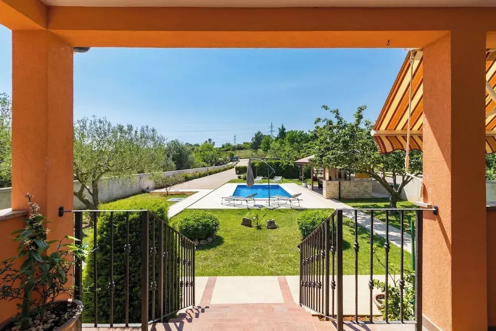 Lovely Family Bungalow With Private Pool