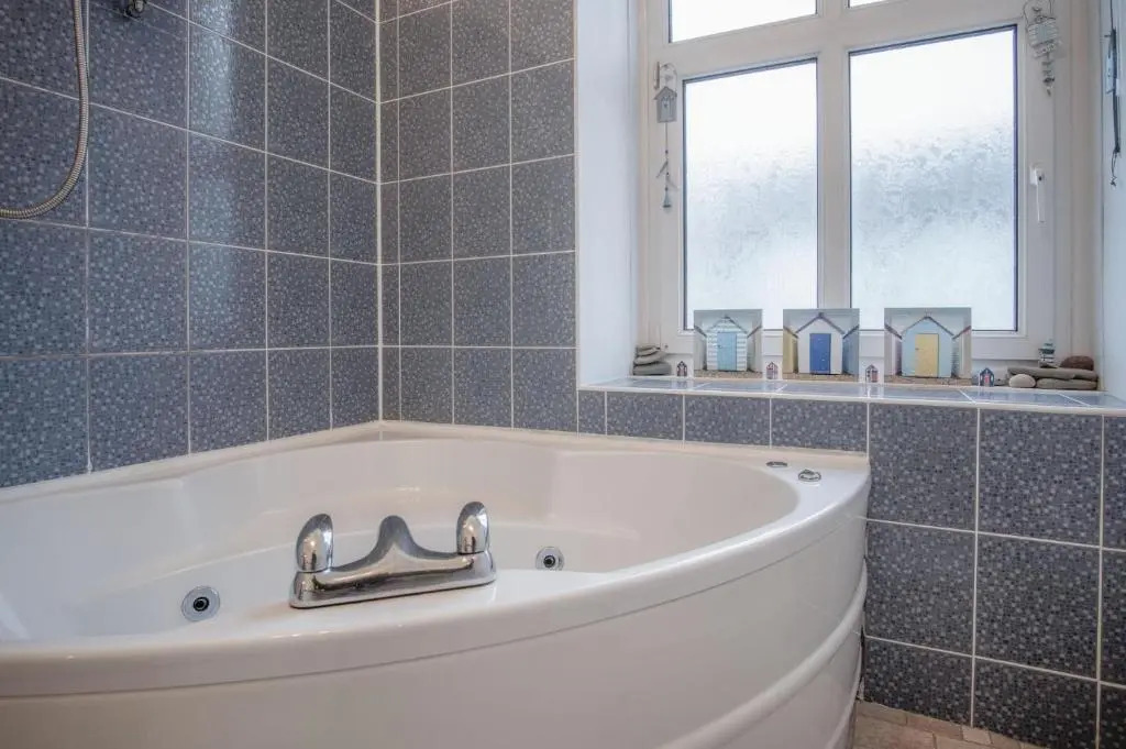 Connaught House - 2 Bedroom Apartment - Tenby