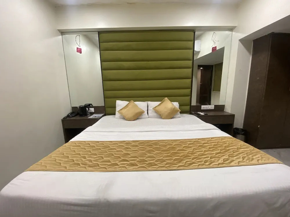 Hotel B Town