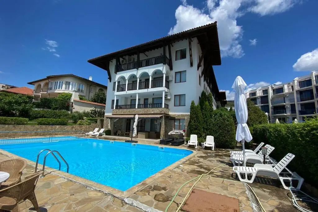 Top Complex Apartment on the Beach