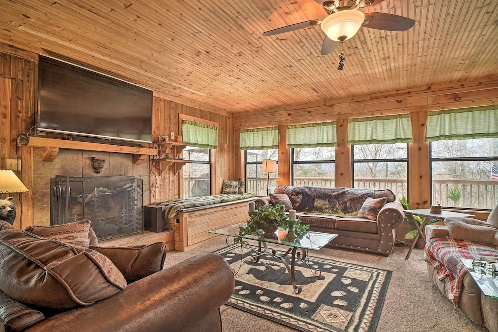 Douglas Lake Cabin w/ Mountain-view Deck & Grill