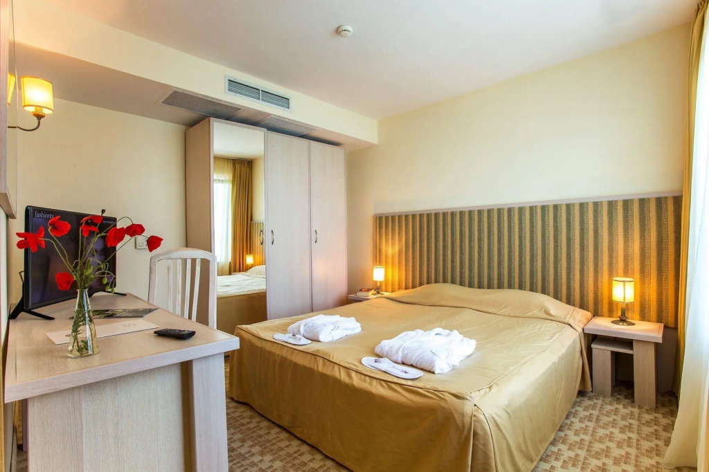 Hotel Antea - By The Sea
