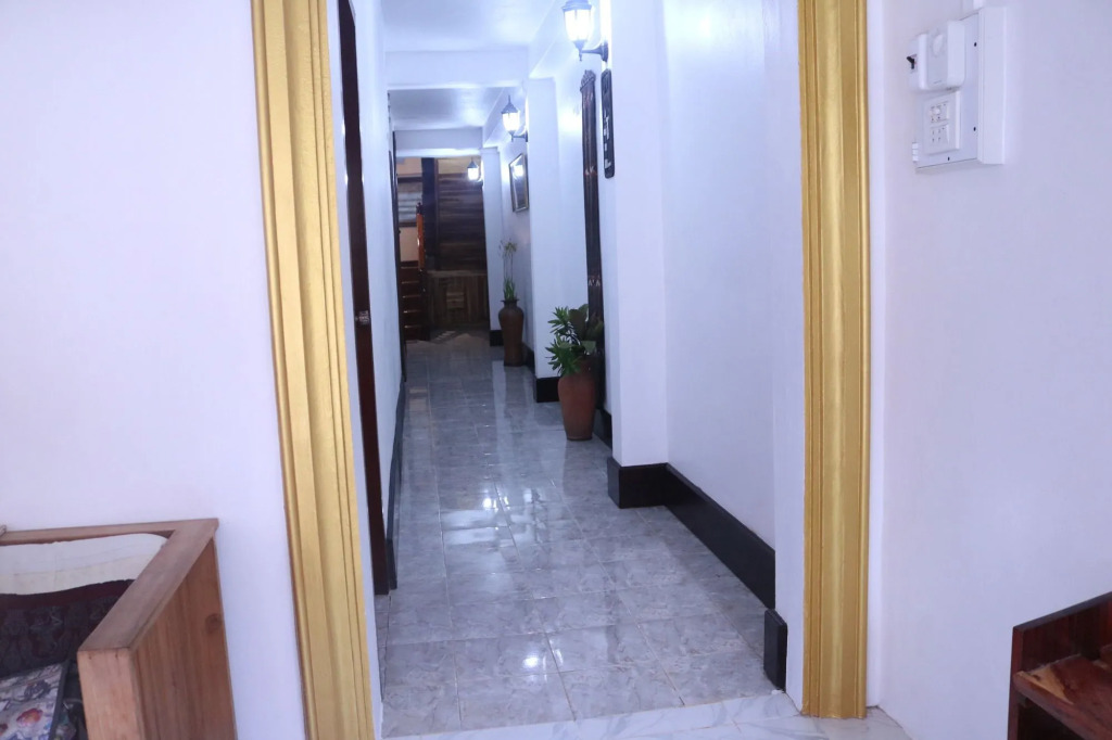 DownTown Hotel