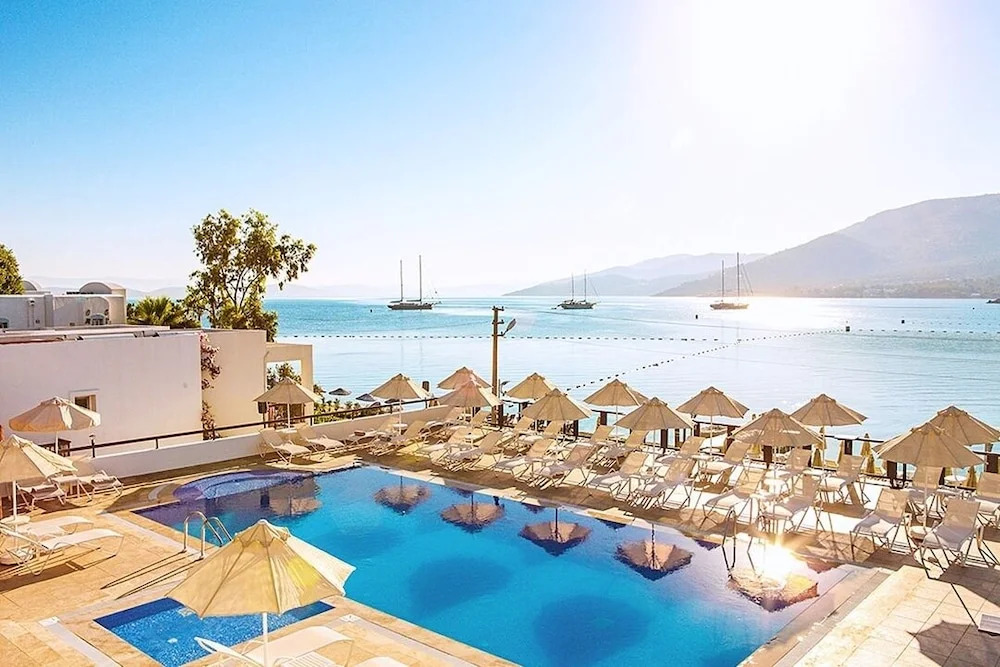 Mi Casa Beach Hotel