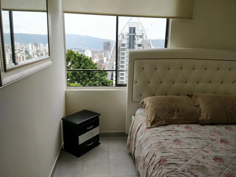 Luxury Modern & Elegant Estrato