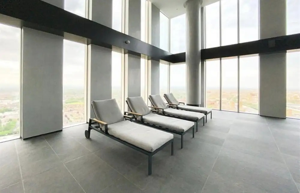 Luxury Spa Apartment in Manchester - Rooftop Swim