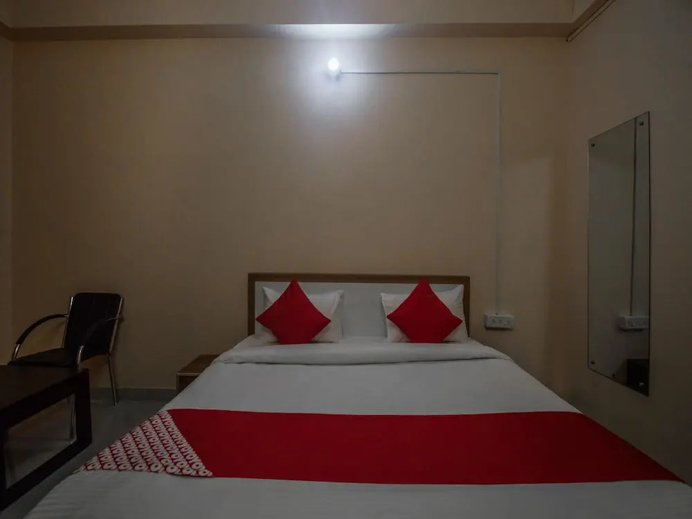 OYO 15555 Hotel Ganesham