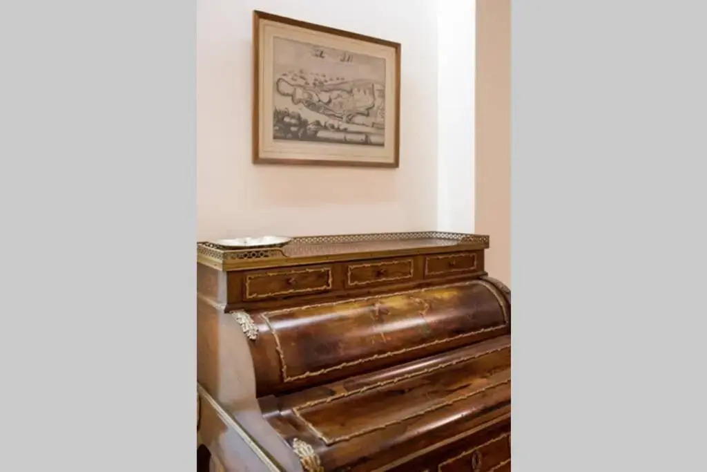 Elegant 3 bd apt, in the most prestigious area.
