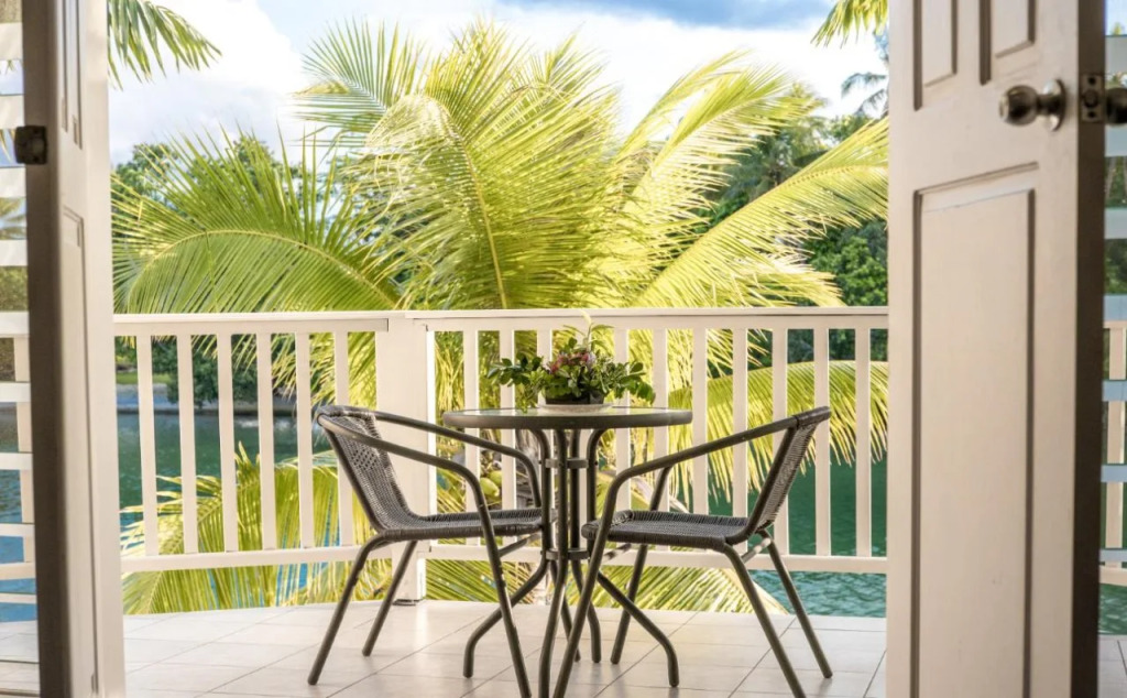Tropicana Lagoon Apartments