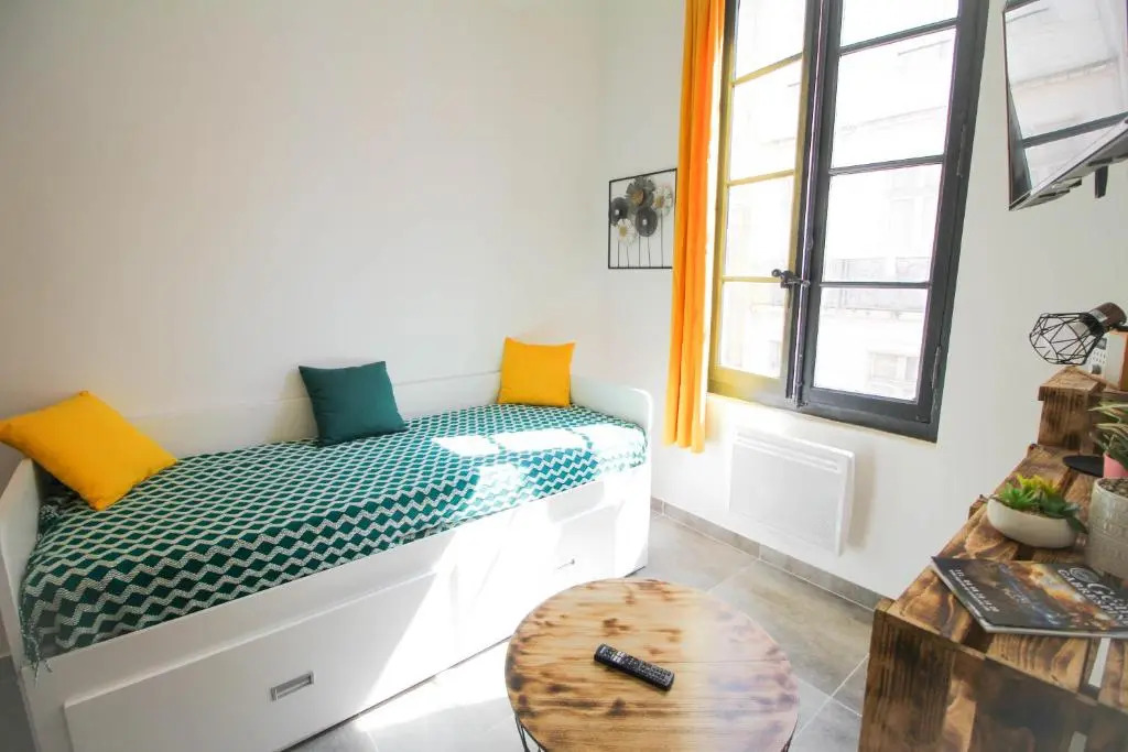 Charmant T2 en COEUR de VILLE - 2 lits + lit bébé - Wifi - Imprimante