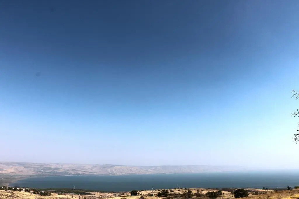 בקצה הכנרת