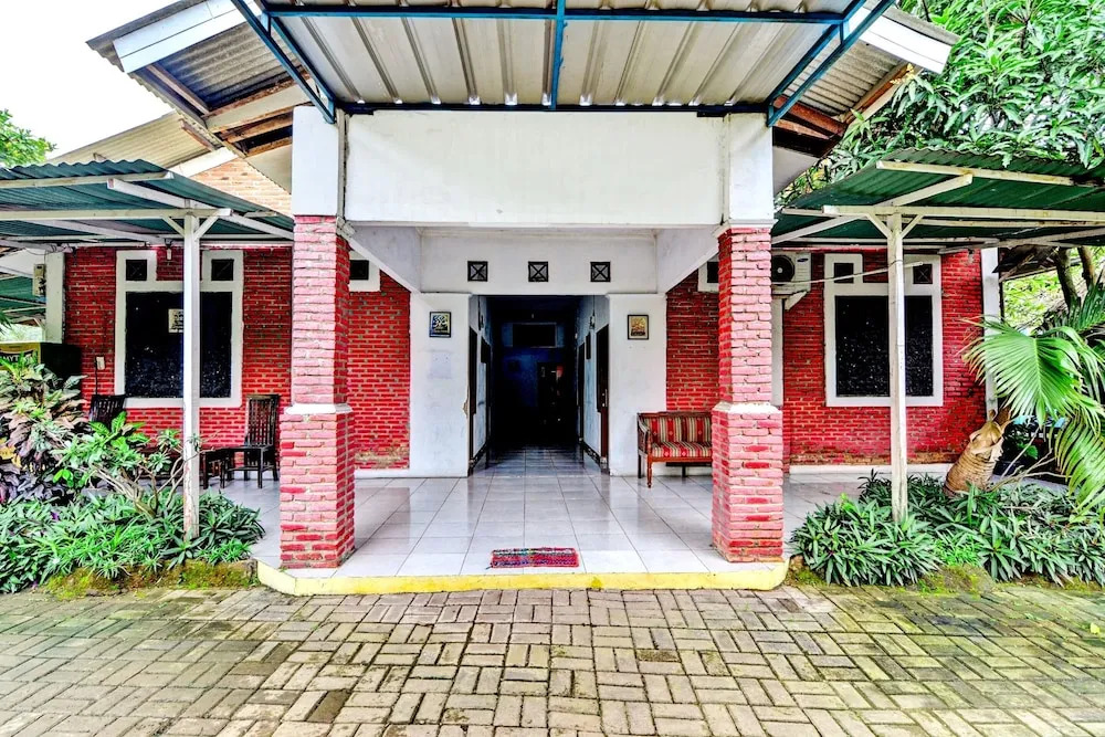 Hotel Syariah by OYO