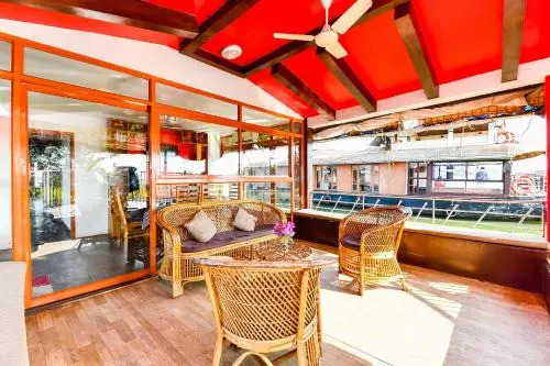 Oyo 28401 Relax In Kerala Diamond Houseboat