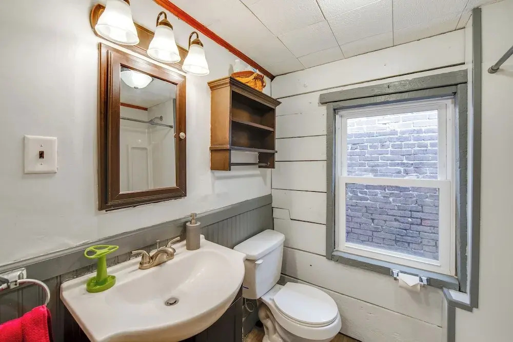 WFH Space & Yard! Walkable Lancaster Row Home