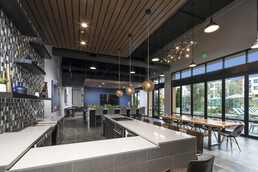 Luxury Condos at Anton Menlo w Pool & Amenities
