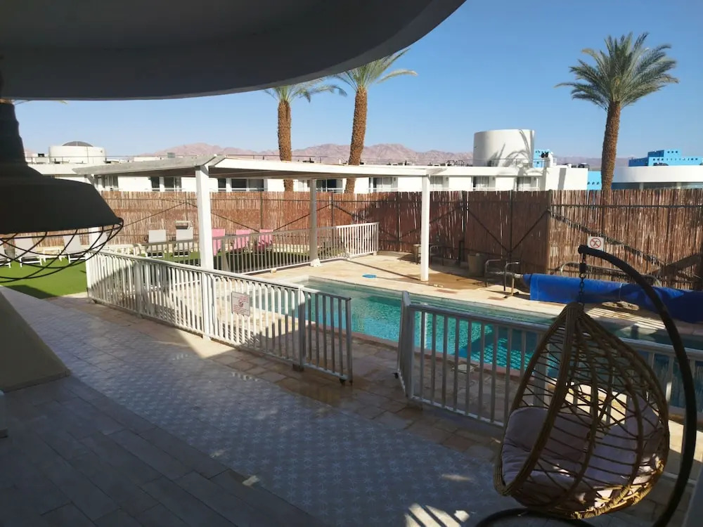 YalaRent Cliff side villa with private pool