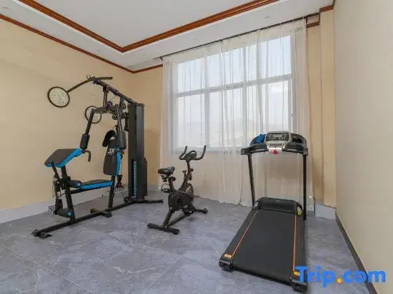 Yayue Hotel (Yingjiang Yinghu Park)