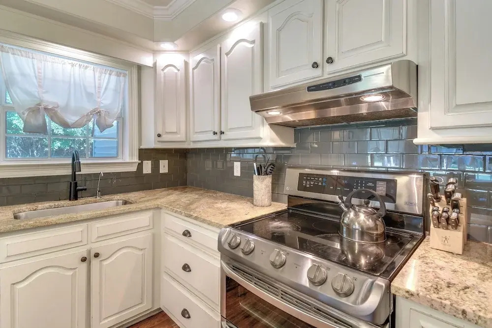 Peaceful Fairhope Cottage w/ Covered Patio!