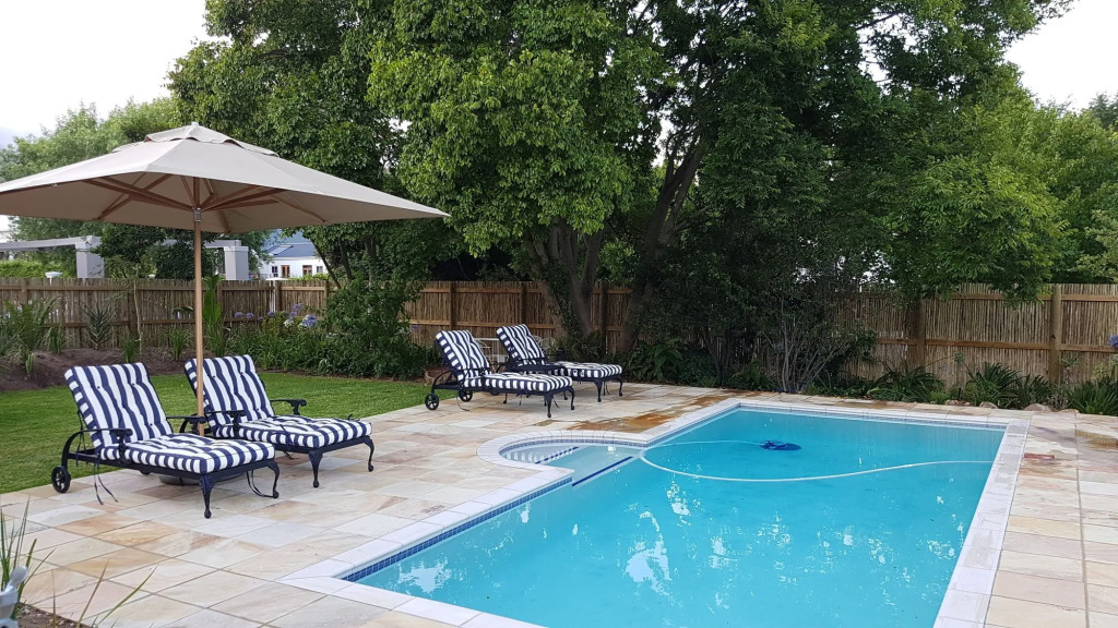 Maison Chablis Guest House